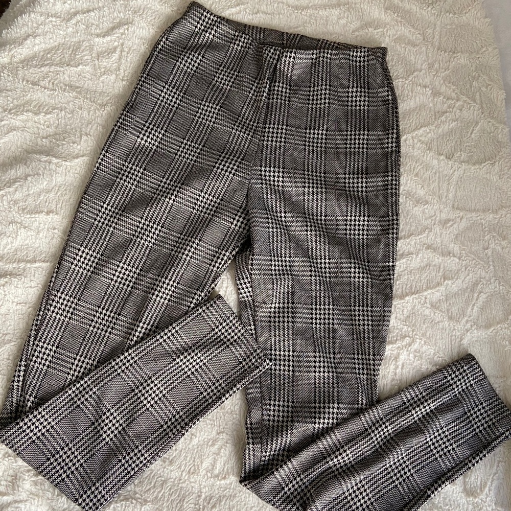 Plaid patterned pants/leggings